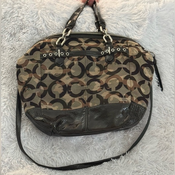 Coach Chelsea Green Camoflauge Emerson
#mcbling #y2k #grunge #alternative #emo - Picture 2 of 9